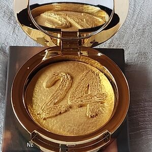 KYLIE COSMETICS HIGHLIGHTER